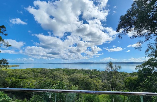 Brisbane Waterfront House | Elegant Waterfront Retreat on Macleay Island with Pool & Spa