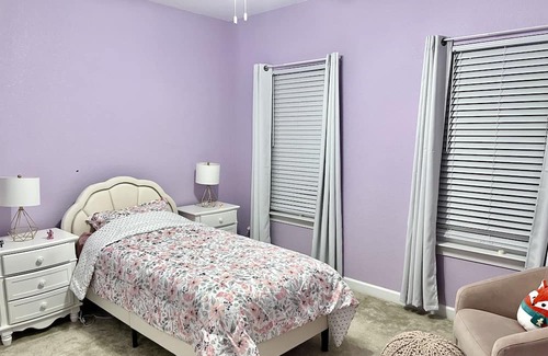 Suffolk House | Comfortable stay in quiet and safe neighborhood close to grocery store.