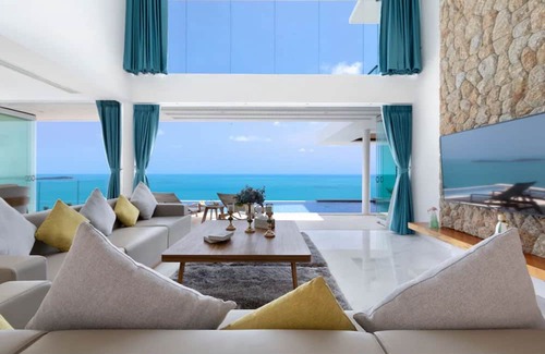 Talat Yai Villa | Luxurious 2-Bedroom Villa with Private Pool and Lush Garden in Karon, Phuket