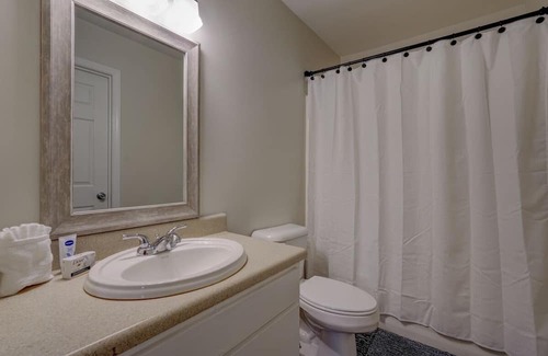 Drayton House | Convenient Stay with Workspace, Near Downtown & Amenities