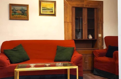 Ubeda House | Central Úbeda Tourist House with Kitchen Amenities