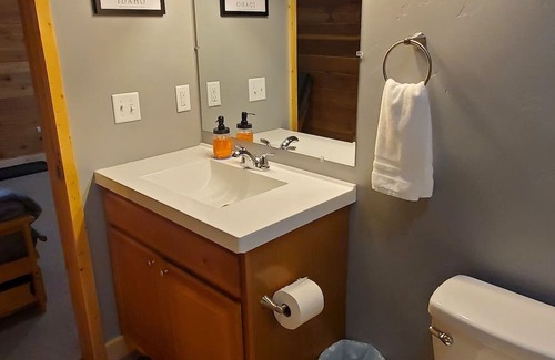 Rea Cabin | Rustic Cabin Retreat: Pet-Friendly Adventure Getaway