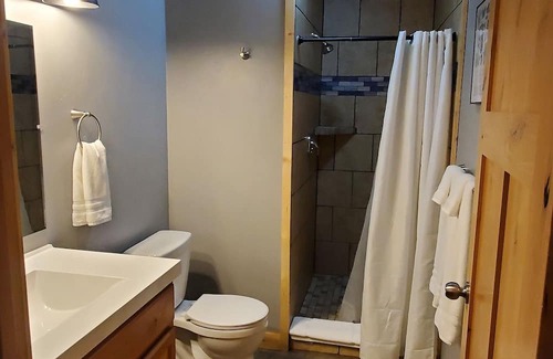 Rea Cabin | Rustic Cabin Retreat: Pet-Friendly Adventure Getaway