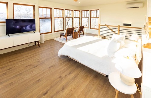 River Falls House | Discover the Tree House on the St. Croix River