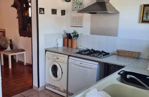 Boisredon House | Lake View Holiday Home 'La Font Des Ânes' with Wi-Fi