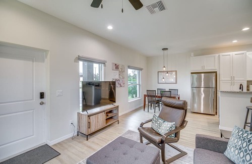 Okeechobee House | Modern Okeechobee Townhome with Pet-Friendly Amenities