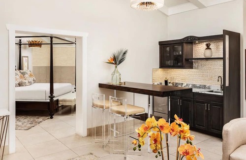 Upper Matecumbe Key House | Beachfront Bliss: Outdoor Pool, Free Parking & Pet-Friendly