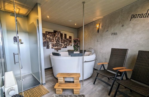 Ferdrupt Bed & Breakfast | Cozy Guestroom Ferdrupt with Kitchen & Family Amenities