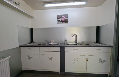 Ferdrupt Bed & Breakfast | Cozy Guestroom Ferdrupt with Kitchen & Family Amenities
