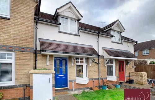 Bracknell House | Bracknell Getaway: Garden, Parking & Family-Friendly Stay