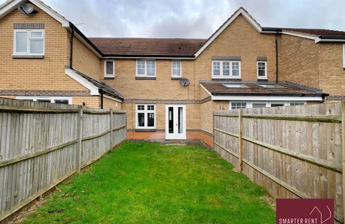 Bracknell House | Bracknell Getaway: Garden, Parking & Family-Friendly Stay