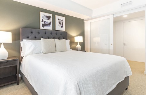 Downtown Apartment | Modern Apartment with Kitchen in Prime Location Awaits You