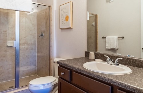 Overland Park Apartment | Modern Apartment with Kitchen in Prime Location