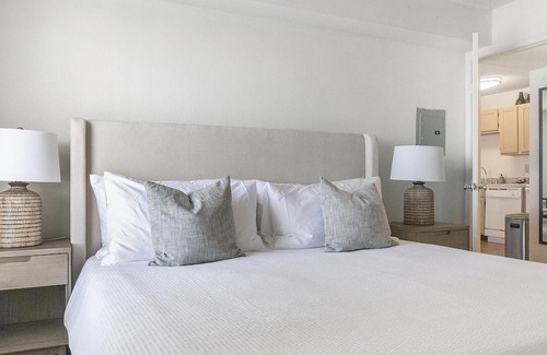 Biggs Field Apartment | Stylish Apartment in Prime Location with Family Amenities