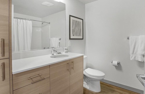 Kent Apartment | Modern Apartment with Kitchen in Prime Location