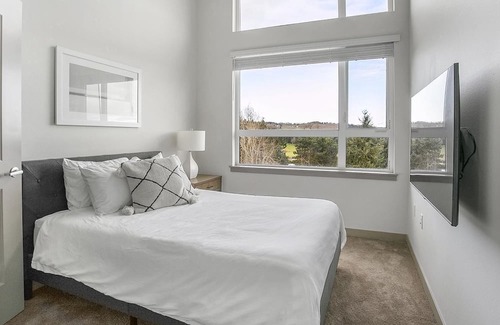 Kent Apartment | Modern Apartment with Kitchen in Prime Location