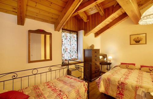 Gressan Apartment | Inviting "Casa Mimosa 1" with Mountain View & Shared Garden