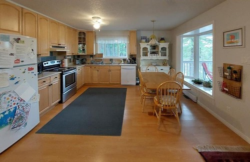 Havelock-Belmont-Methuen Cottage | Water Buffalo: Waterfront Retreat with Wi-Fi & Lake Views