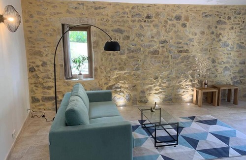 Redessan Cottage | Discover Le Grand Mazet: Family-Friendly Suite with Pool