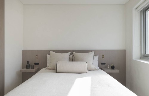 Bronte Apartment | Beachside Apartment with Scenic Bronte Views and Amenities