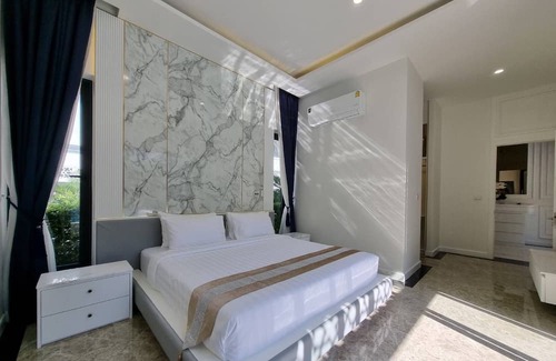 Si Sunthon Villa | This property is a 403 SQM villa with 3 bedrooms and 3.5 bathrooms.