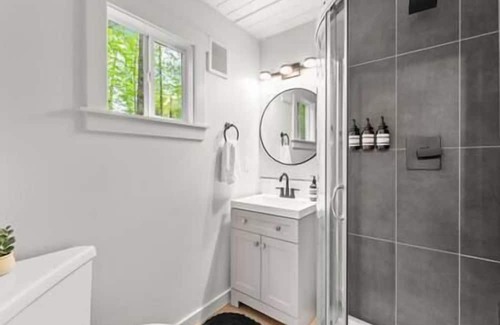 Ariel Cabin | Cozy Cabins by Lake Merwin with Hot Tub for Family Fun