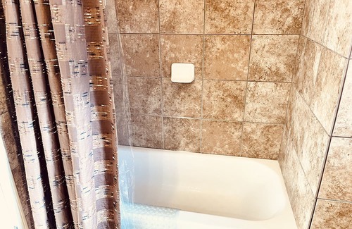 Mesquite Cabin | Charming Cabin Retreat with Fenced Backyard & Family-Friendly Amenities