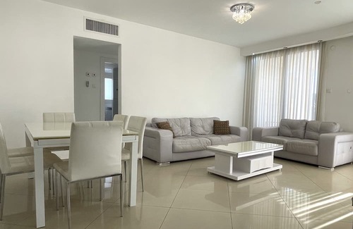 Eilat Apartment | Inviting 3BR Garden Apartment with Pool & Hot Tub in Eilat