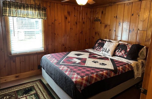 Belgrade Cottage | Black bear cottage in desirable pinkhams cove in great pond