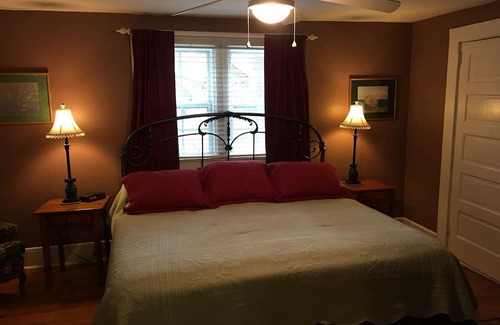 Flat Rock Cottage | Discover The Laurel Cottage: Family-Friendly Retreat in Flat Rock