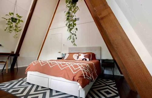 Ferndale House | Stylish A-Frame Getaway - 10/10 Guest Rated Retreat