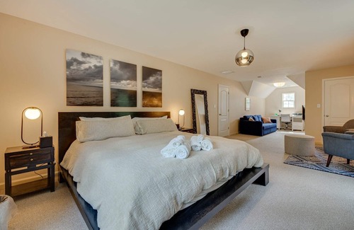 Stockbridge House | Tranquil Creekside Retreat with Spa and Hot Tub Amenities
