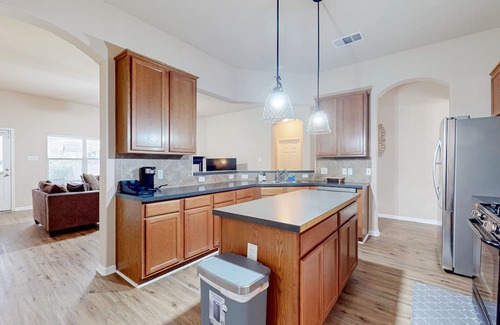 Speyside House | Relaxing Northeast Austin Home with Enclosed Yard & Kitchen