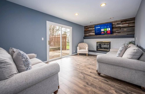 Centerville House | Family & Friends in Heart of Centerville 5bd/3ba!