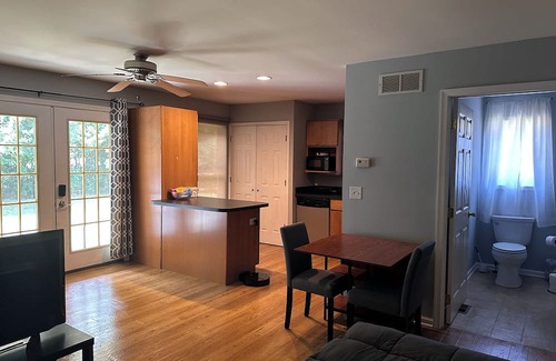 Milford House | Cozy In-Law Suite Near Hospital and Beach - Pet Friendly