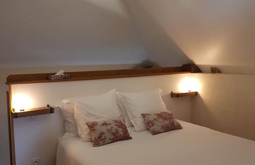 Avallon Bed & Breakfast | Discover LA Tour DE LA Ferme DU Bois-dieu: Family-Friendly Getaway