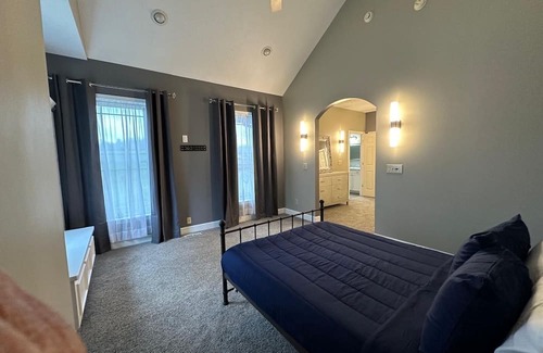 Jefferson House | Comfortable Retreat for Groups on 10 Acres in Jefferson NC