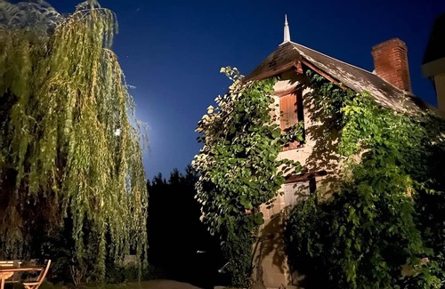 Noyers-sur-Cher House | Family-Friendly Les Biches: Steps from Beauval Zoo