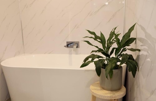 Monash House | The River Shack is located on the banks of the Stunning River Murray.