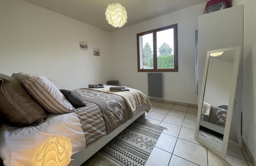 Avermes Cottage | Gite Avermes: Family-Friendly Retreat with Private Pool