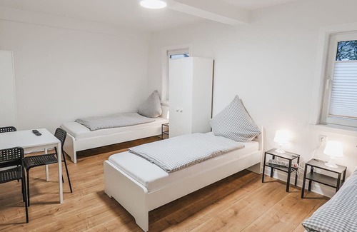 Untervalme House | Ideal Family Retreat: 10 Min from Ski Slopes & Pet Friendly