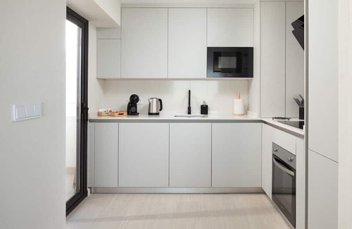 Parque Ayala Apartment | Inviting Top Floor Sea View & Terrace Experience in Malaga