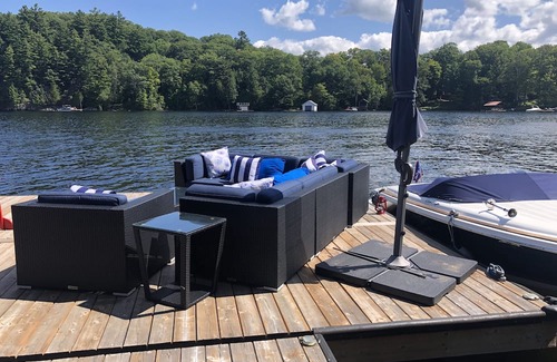 Lake of Bays Cottage | Waterfront Historic Log Cabin at Lake of Bays