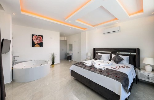Sarıbelen Villa | Villa Taha in Kas with 3 bedrooms and 3 bathrooms
