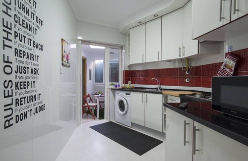 Sao Domingos de Benfica Apartment | Lisbon Zoo House I