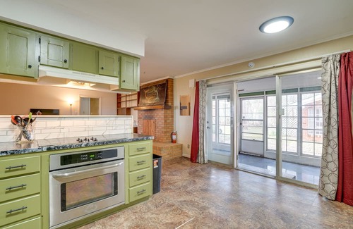 Shreveport House | Inviting Pet-Friendly Louisiana Retreat for Outdoor Adventures