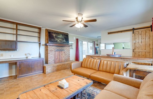 Shreveport House | Inviting Pet-Friendly Louisiana Retreat for Outdoor Adventures