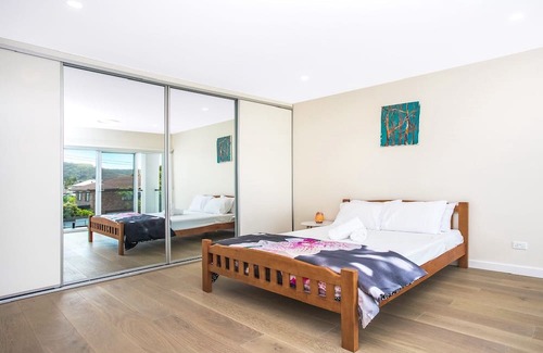 Booker Bay House | Booker Bay Retreat - Modern with Wifi Included