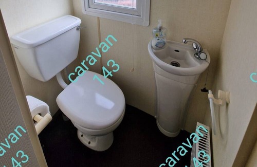 Talybont House | Comfortable 3-Bedroom Caravan at Family Holiday Park