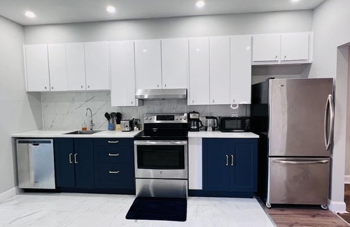 De Lorimier Apartment | Inviting Apartment in Plateau Mt-Royal with Spa & Hot Tub